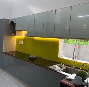Tủ bếp hợp kim nhôm-cánh kính 3