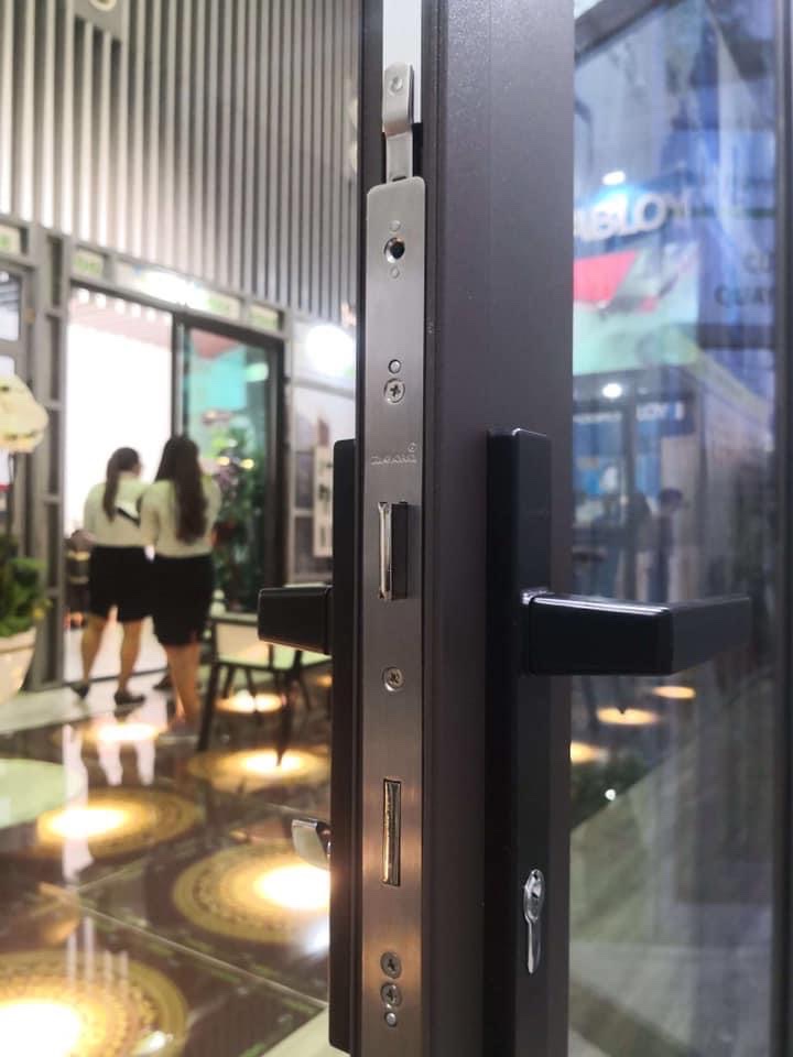 Khóa đa điểm Draho cho cửa nhôm Xingfa vận hành ổn định và an toàn