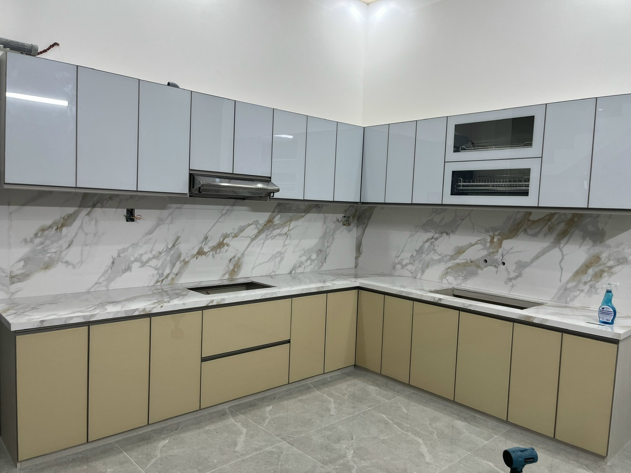 công trình tủ bếp nhôm kính thực tế