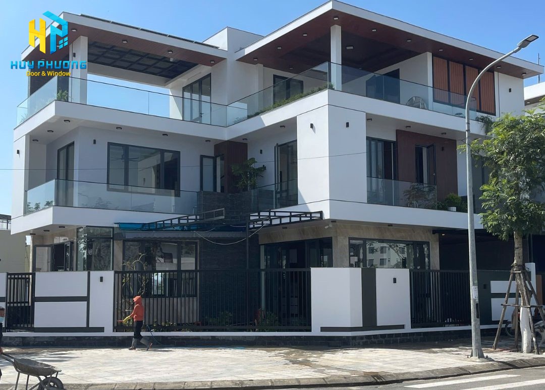 Biệt thự cửa nhôm Xingfa hiện đại Quảng Ngãi