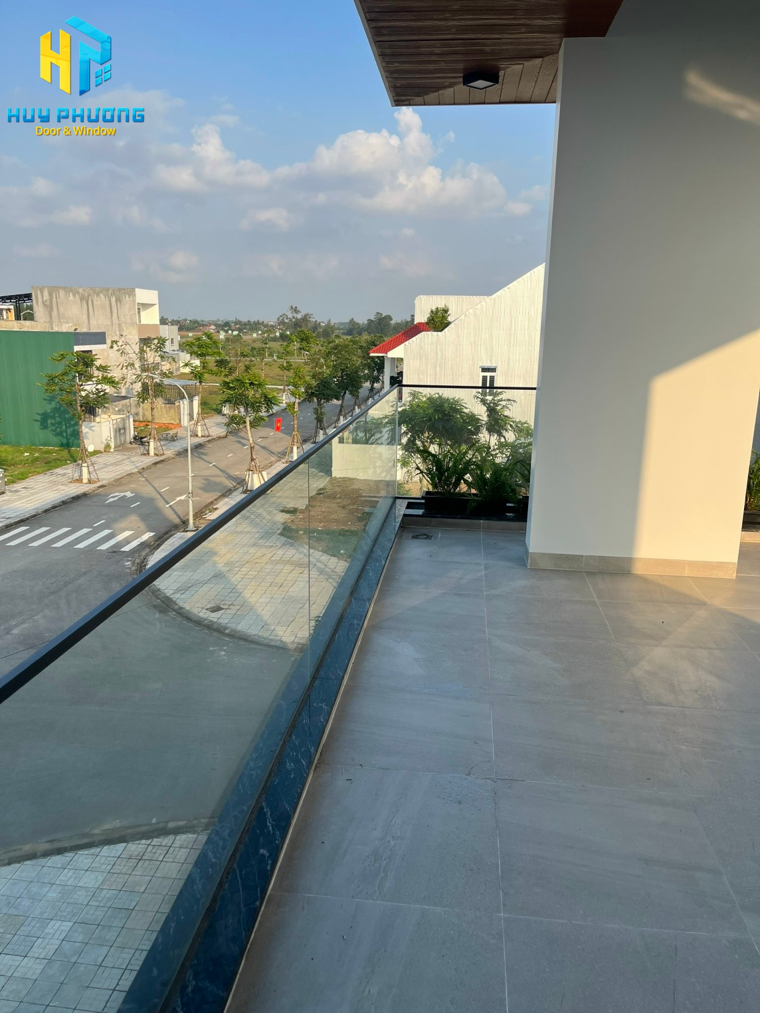 Lan can kính cường lực Quảng Ngãi
