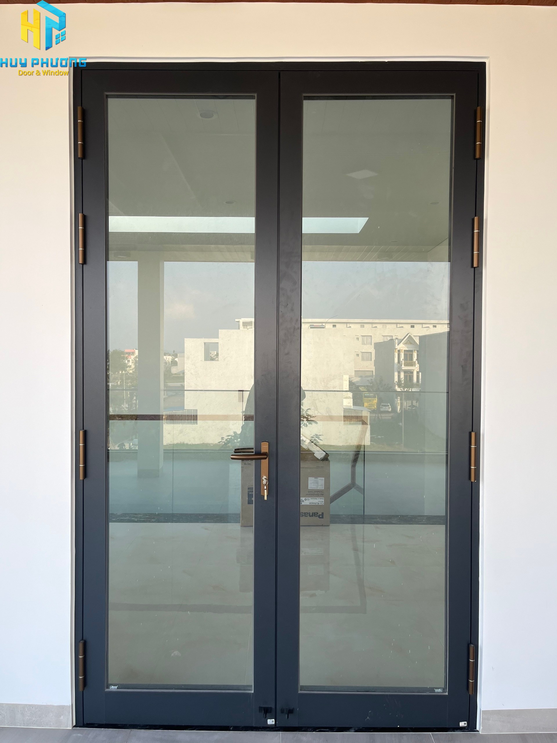 Mẫu cửa nhôm Xingfa đẹp cho nhà phố