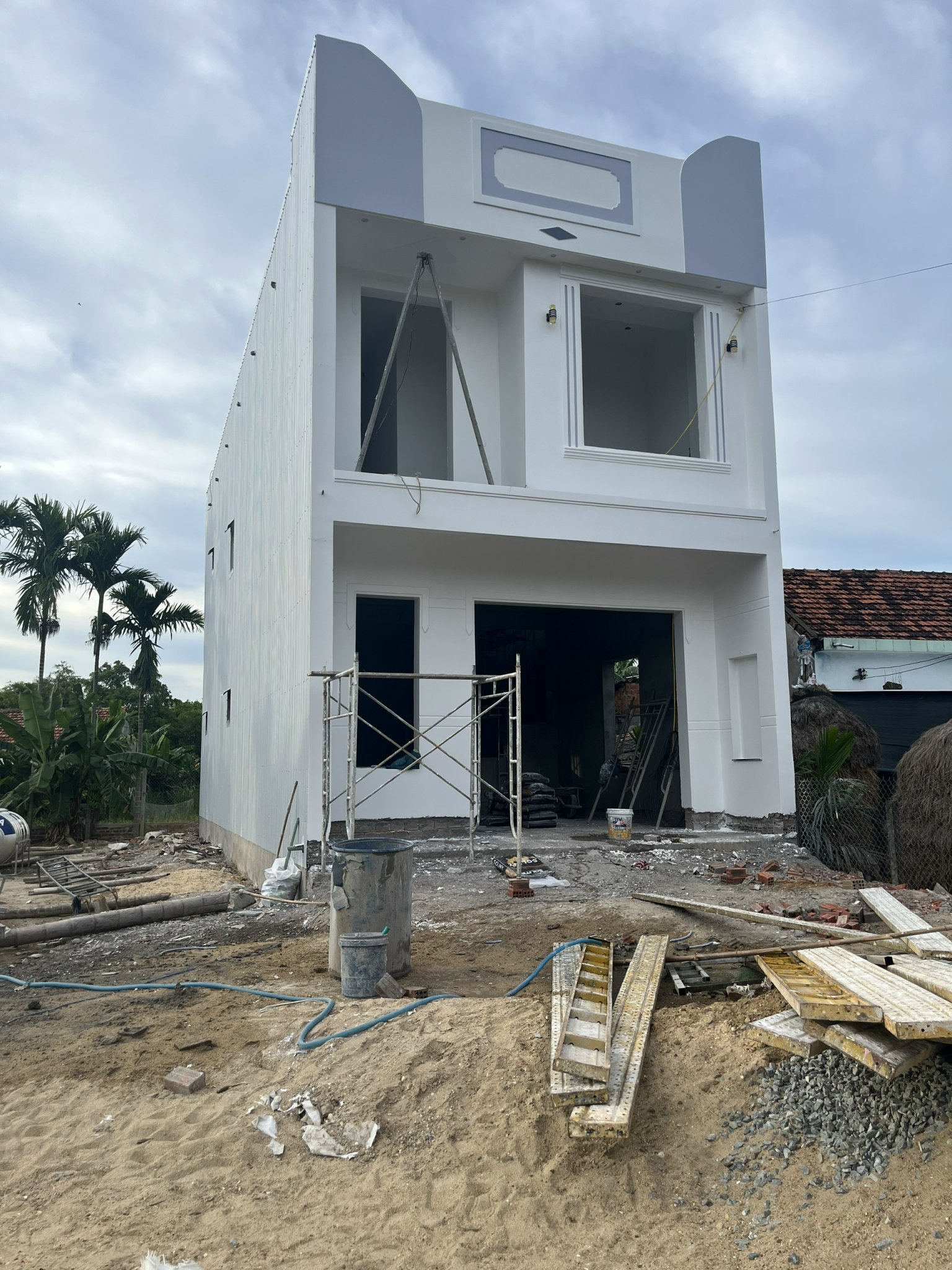 Thi công cửa nhôm kính tại Mộ Đức Quảng Ngãi bởi Nhôm Kính Huy Phương
