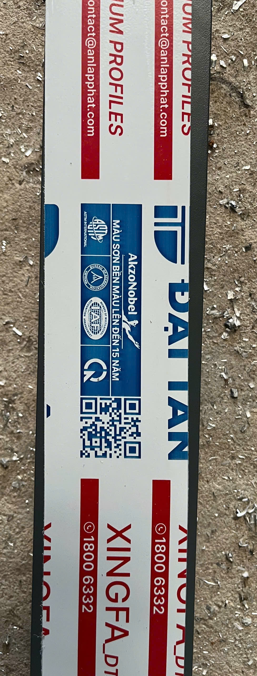 tem nhôm