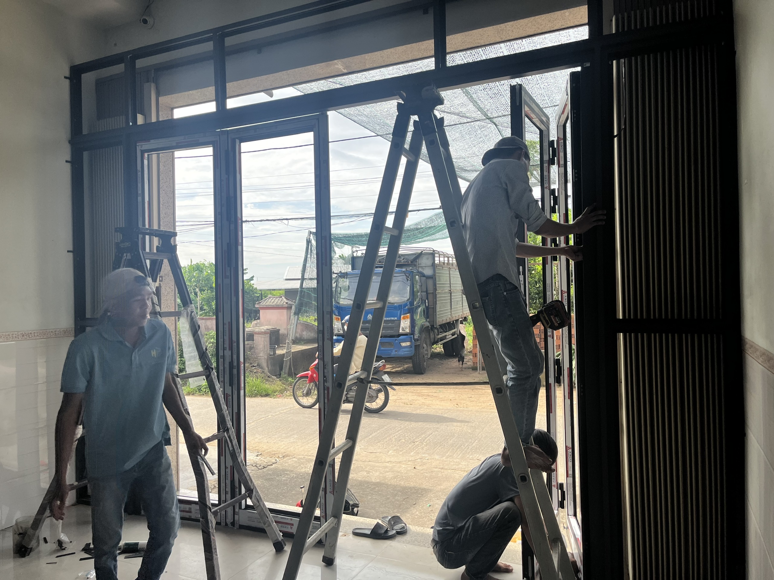 Thi công cửa nhôm Xingfa Quảng Ngãi thực tế