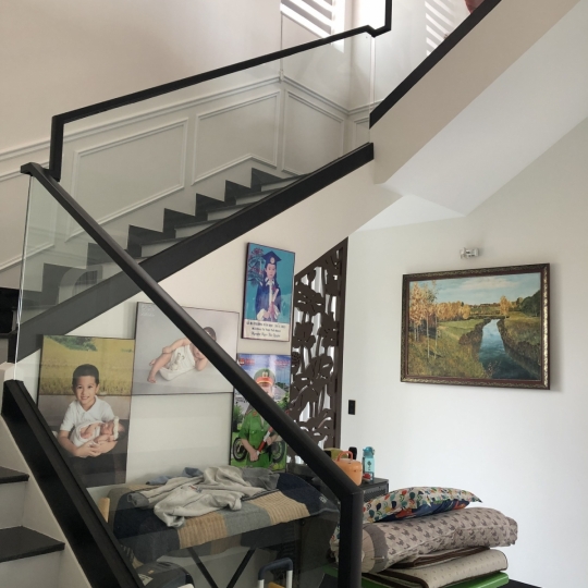 Cầu thang kính tay vịn nhôm