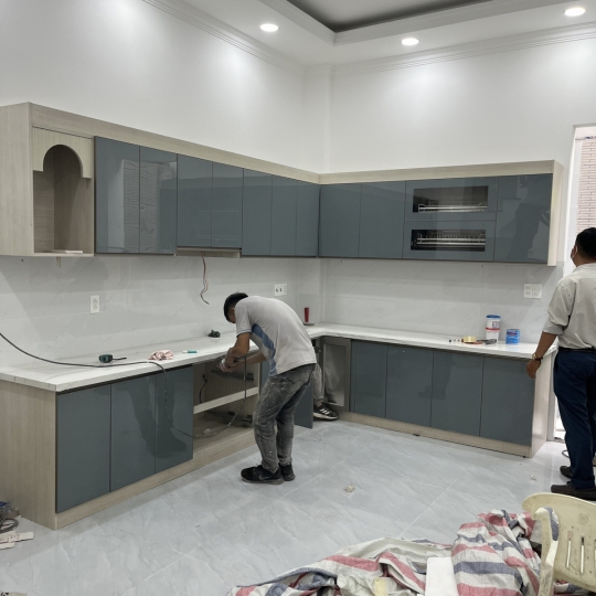 Tủ bếp hợp kim nhôm-cánh kính 2